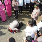 Sujud Syukur Penuh Rasa Haru Wadir Pol Airud Polda Kalbar Tinggalkan Polres Melawi