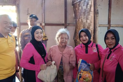 Bhayangkari Peduli Menyapa Warga, Ny Lena Muktamar Hadirkan Kepedulian di Desa Kupang